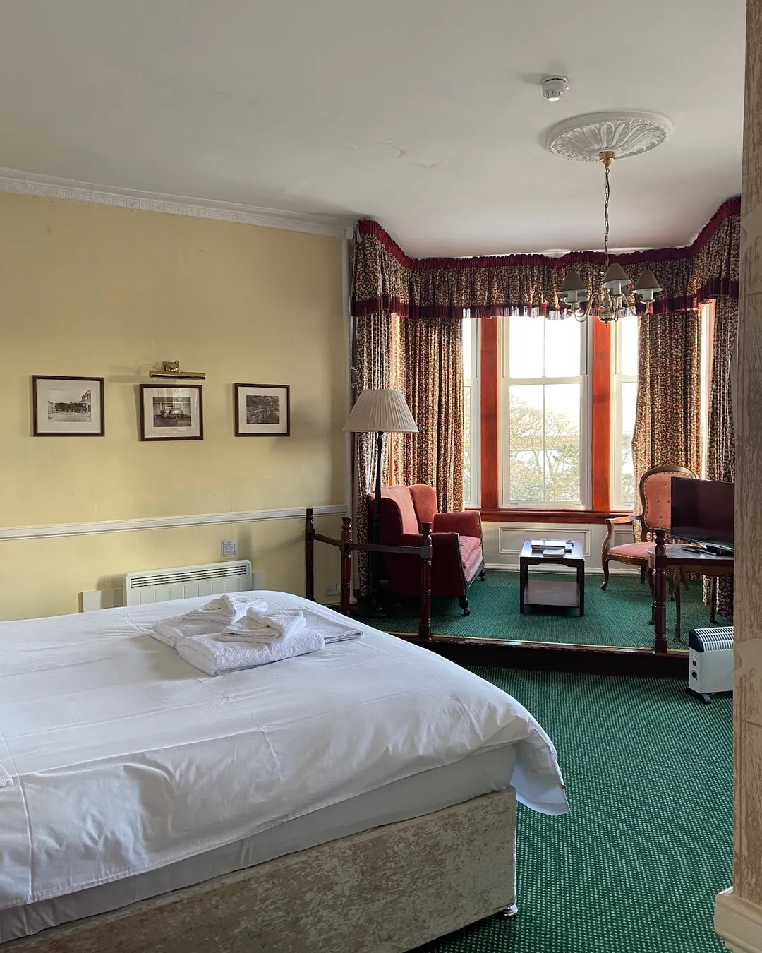 Western Isles Hotel